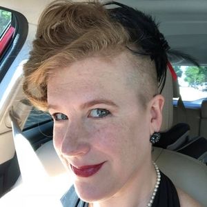 Meet your Posher, Lara